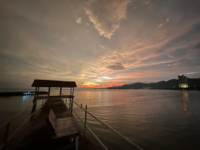 Gemuruh Beach