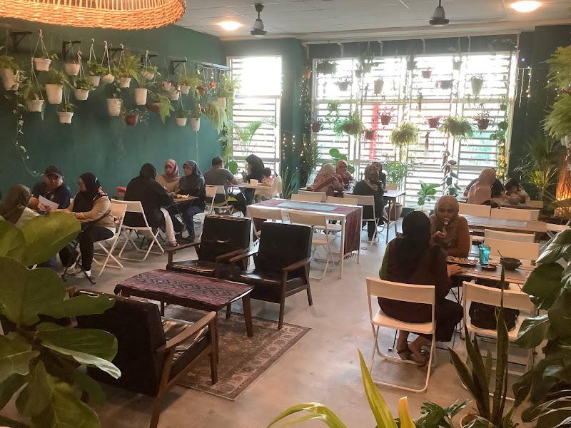 Katz Garden Cafe 1
