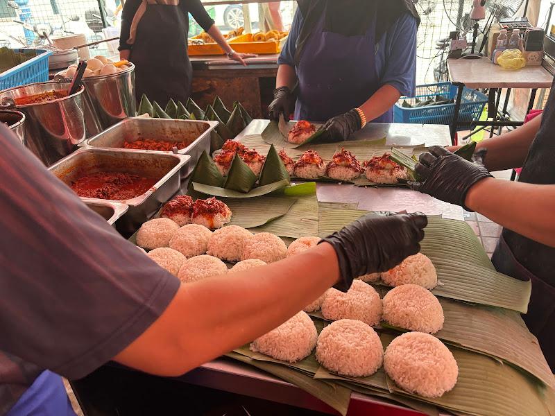 Ali Nasi Lemak Daun Pisang 2