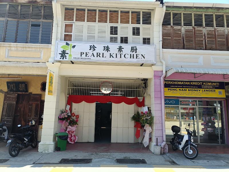 Pearl Kitchen (Little Yellow House) 1