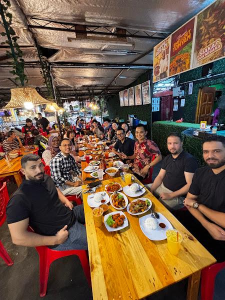 Ekonomi Tomyam Shellout Sg Dua USM 1