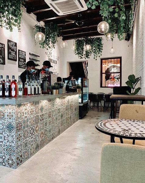 PINWHEEL RESTO CAFE 1