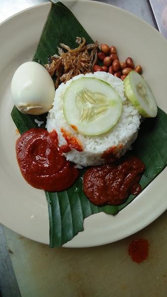 Nasi Lemak Banana Leaf 3