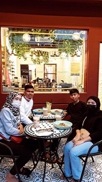 PINWHEEL RESTO CAFE 3